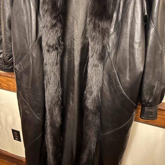 floor length dolman sleeve black leather with fox fur coat Medium , Large 12-14 - Picture 4 of 9